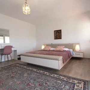 Apartament And Dino
